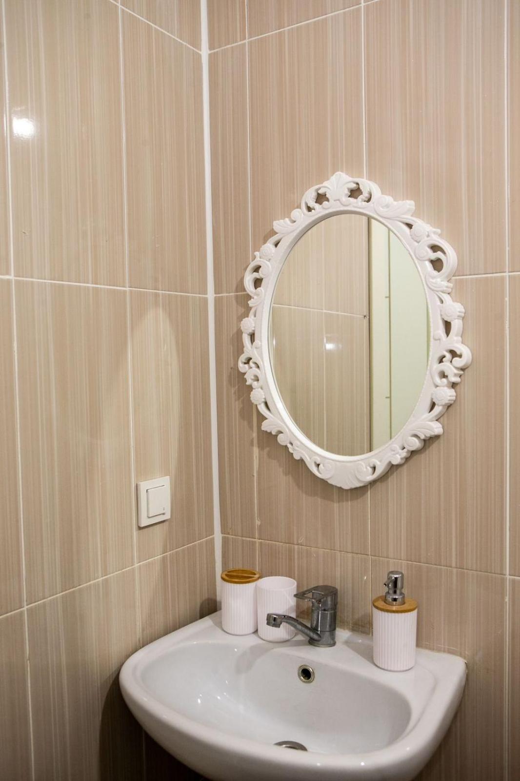 Apartment большая на 8-9 человек 52 Almaty